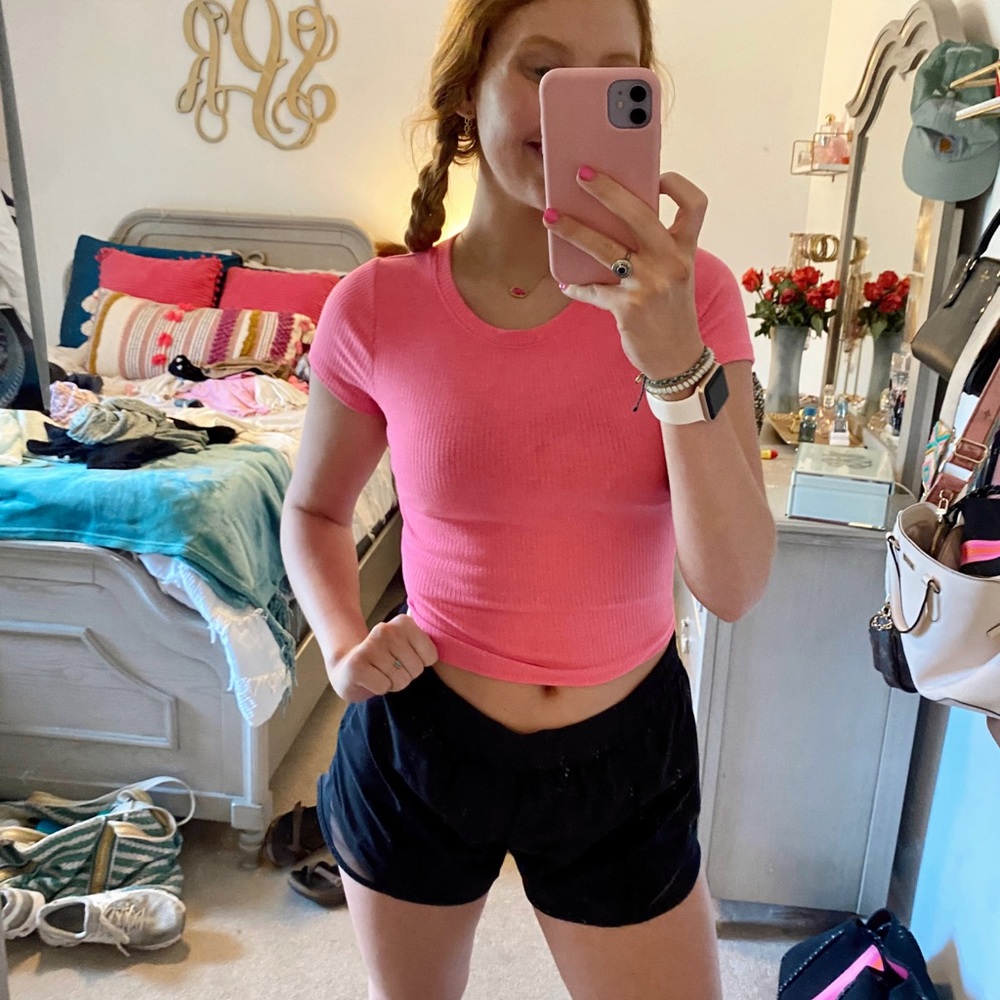 pink top